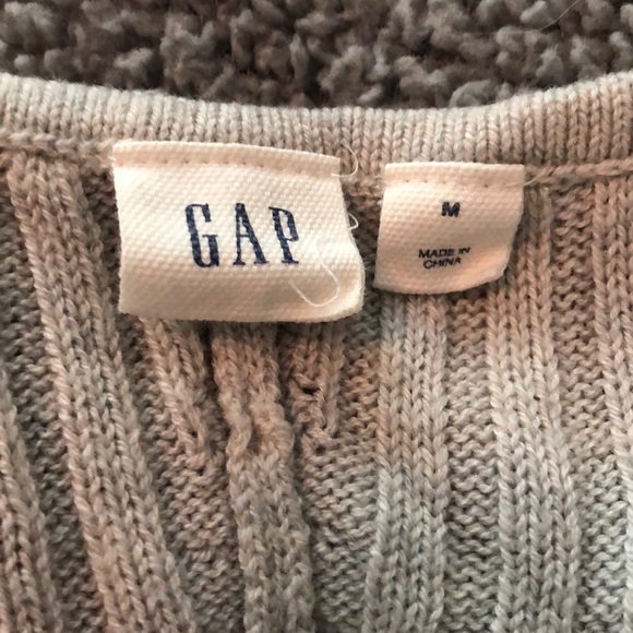 GAP sweater - Picture 2 of 4